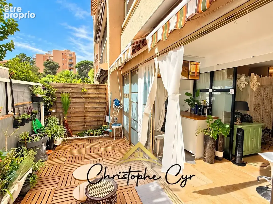 Appartement avec terrasses – résidence avec piscine et tennis – à 10 minutes à pied de la mer - photo 2