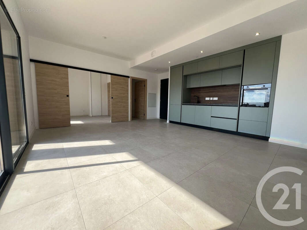 Appartement 87 m² à San-Martino-Di-Lota  - photo 6