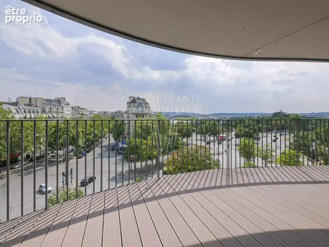 Appartement à PARIS-16E