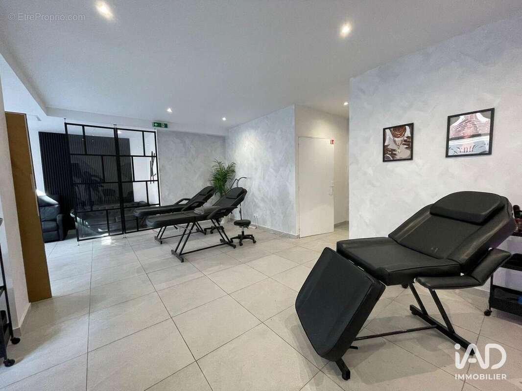 Photo 4 - Commerce à NEUILLY-PLAISANCE