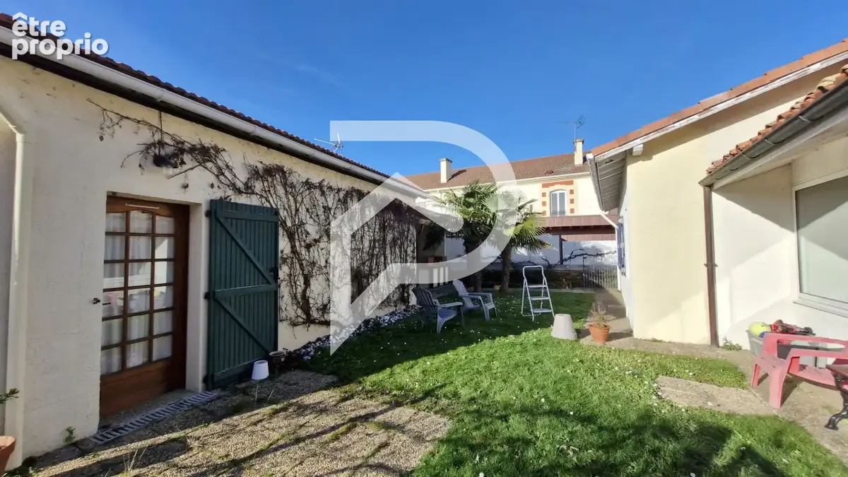 Ensemble immobilier de caractère, avec piscine, gîte et dépendance TILH - photo 4