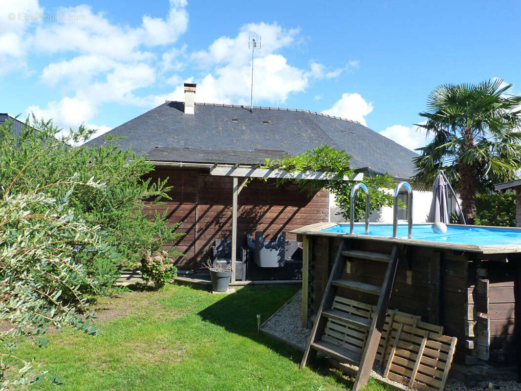 Maison à COSSE-LE-VIVIEN