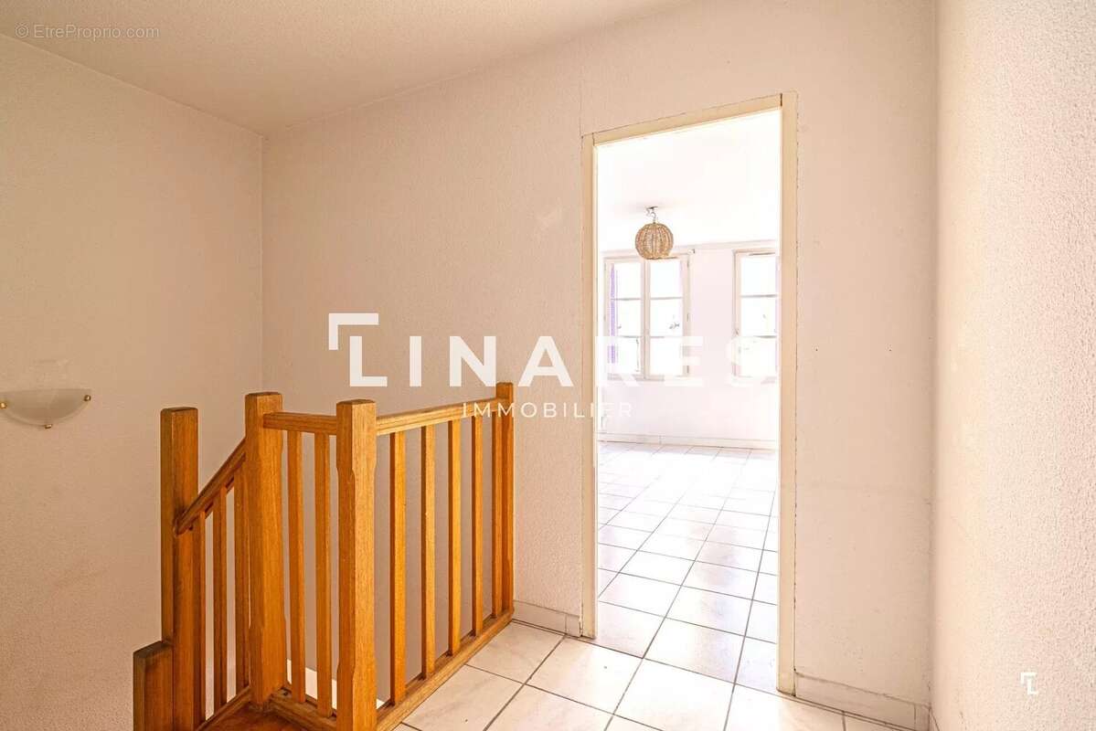 Appartement à MARSEILLE-2E