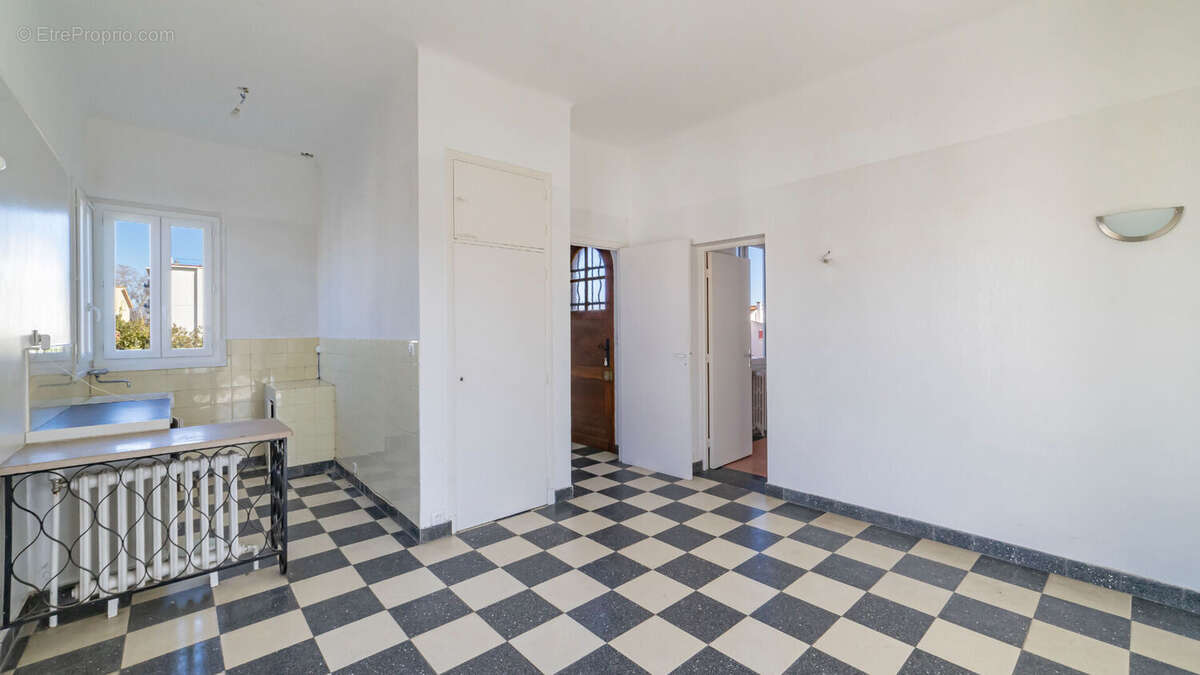 Villa 5 pièce(s) 141.67 m2 secteur Bouches du Loup à Villeneuve Loubet - photo 10