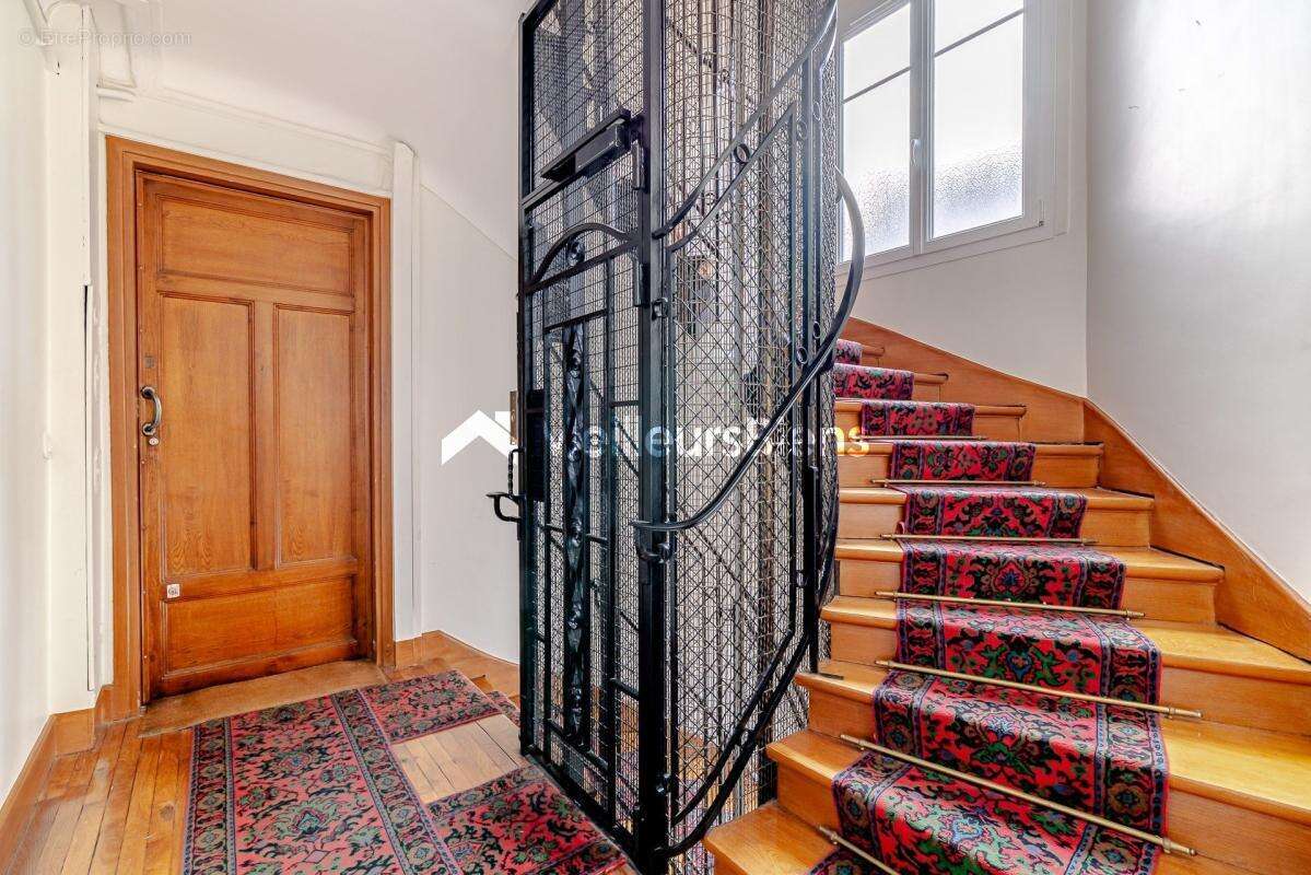 Appartement à PARIS-17E