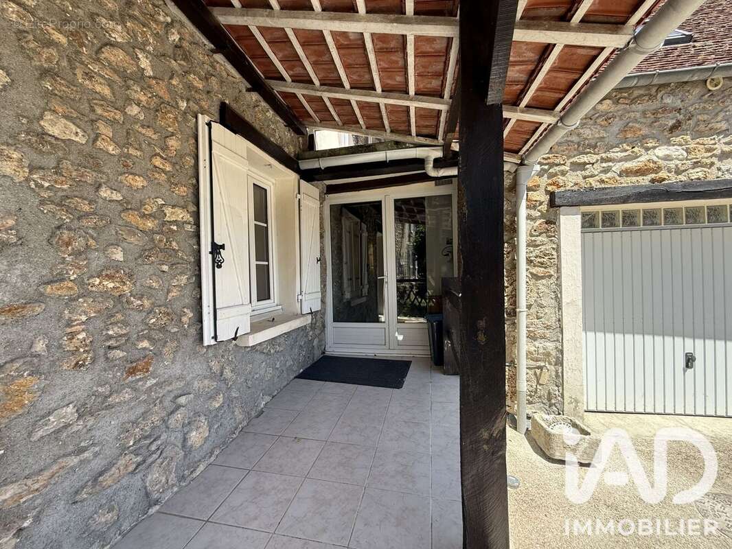 Maison 140 m² à Verdelot  - photo 8