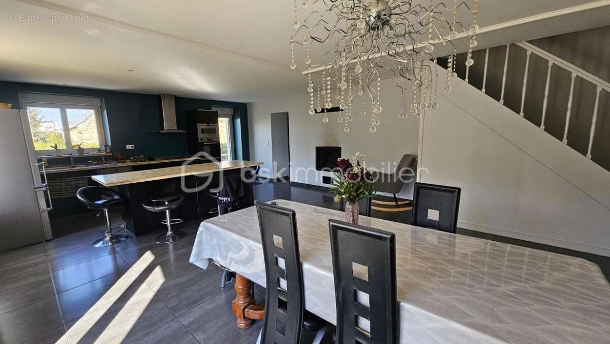 Maison à BAINS-SUR-OUST