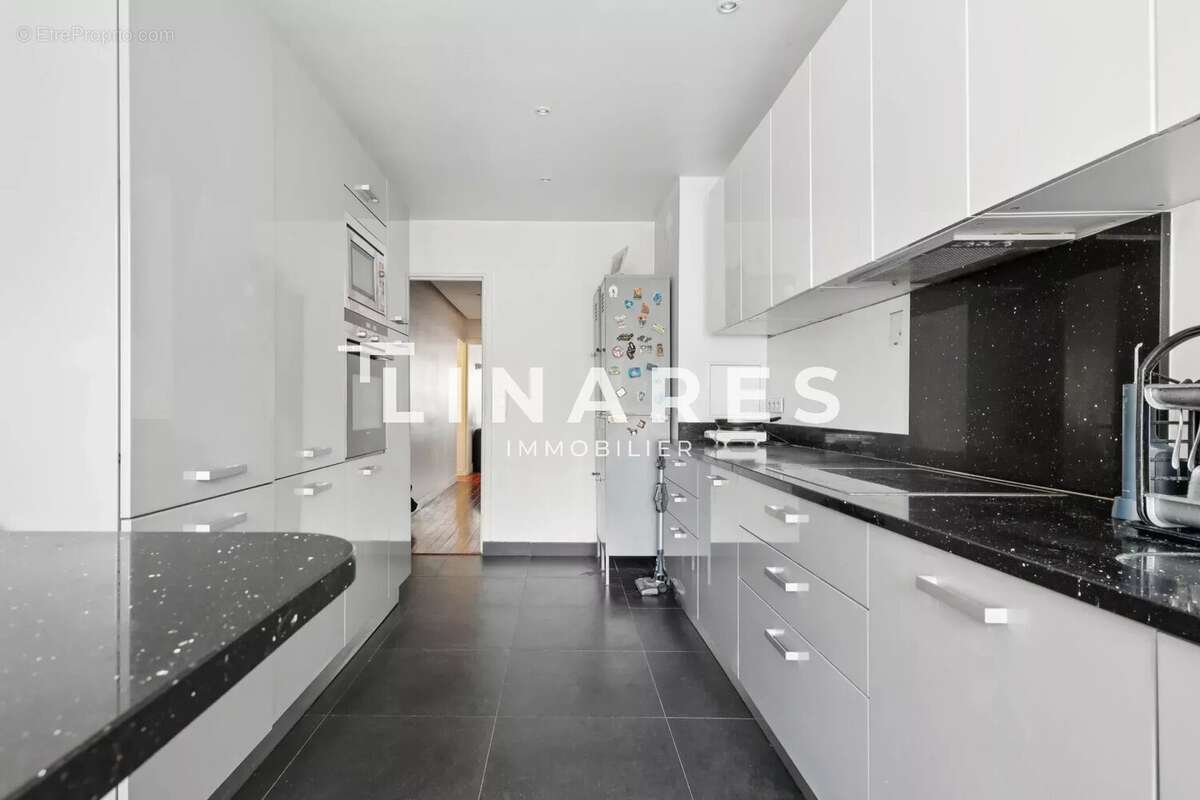 Appartement à PARIS-10E