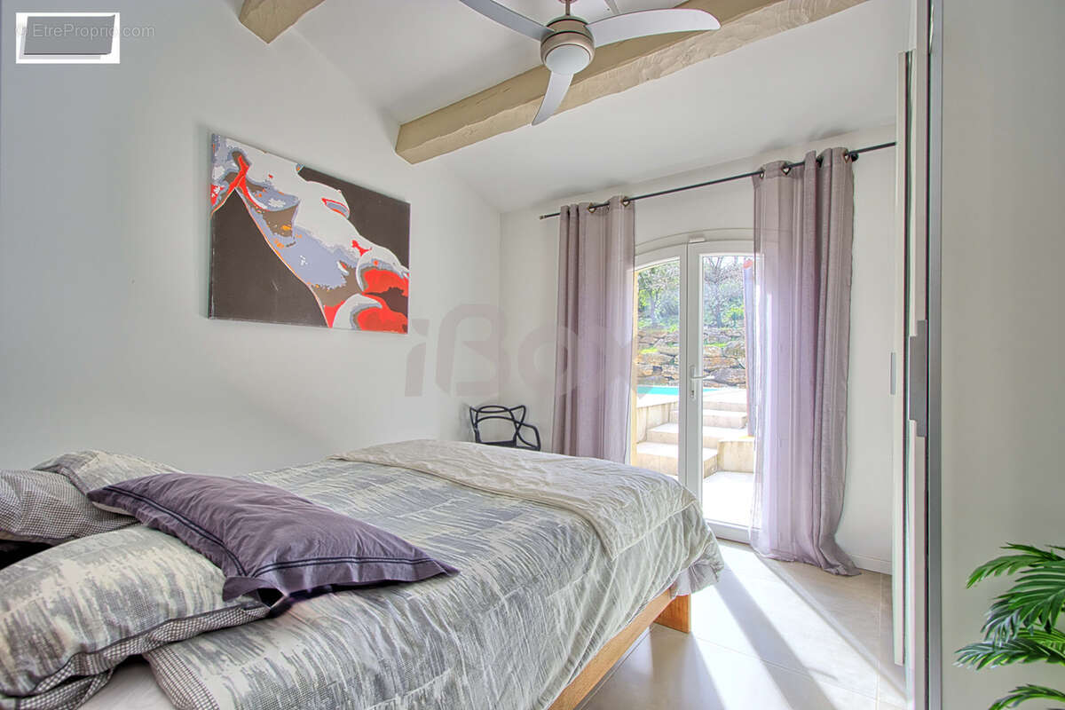 Maison à CARQUEIRANNE