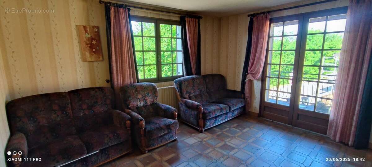 Maison à SAINT-JULIEN-SUR-REYSSOUZE