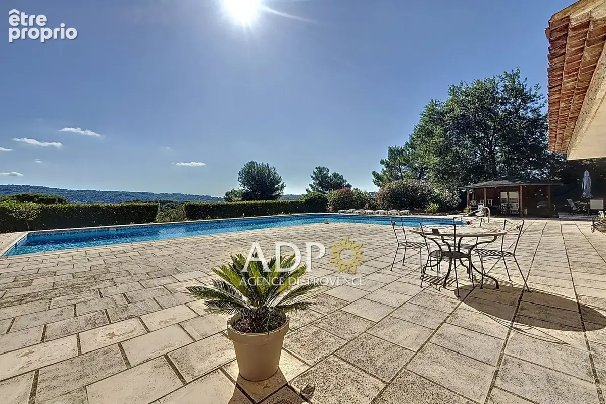 Maison 300 m² à Mouans-Sartoux  - photo 1