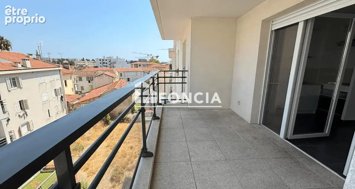 Coeur de Ville -Appartement 2 PIÈCES AVEC TERRASSE - - photo 2