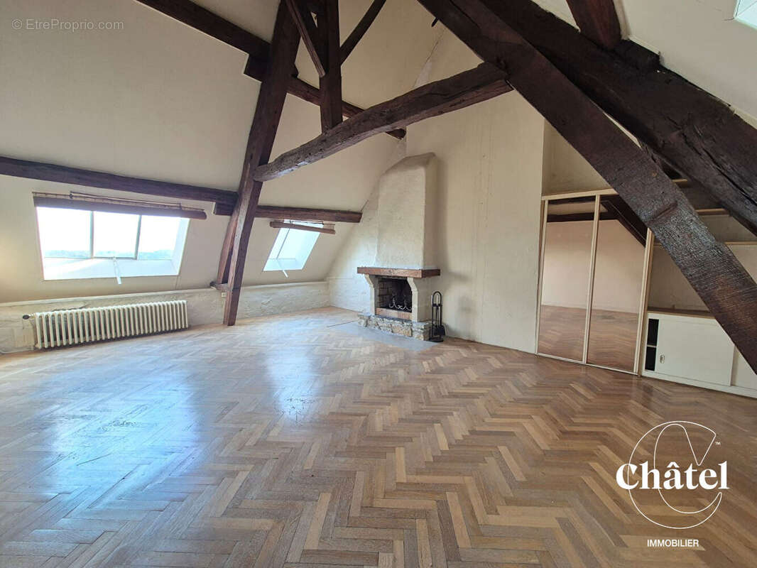 Senlis - Centre-ville - Appartement T2 charme de l'ancien - cave - photo 2