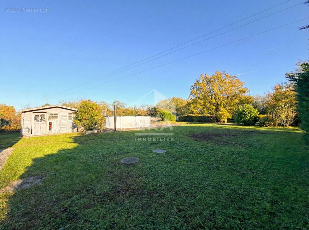Maison à ROULLET-SAINT-ESTEPHE