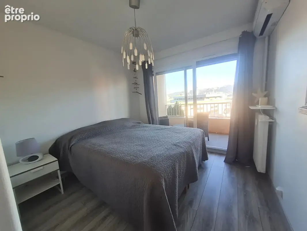 * Proche Plage & Port * Appartement  3 Pièces * Terrasse Avec VUE * (83430) SAINT MANDRIER SUR MER * - photo 6