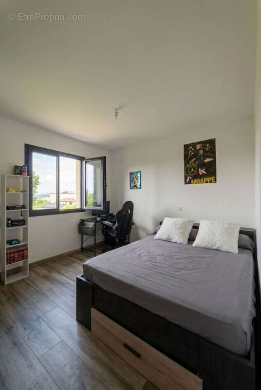 Maison à CHARLY