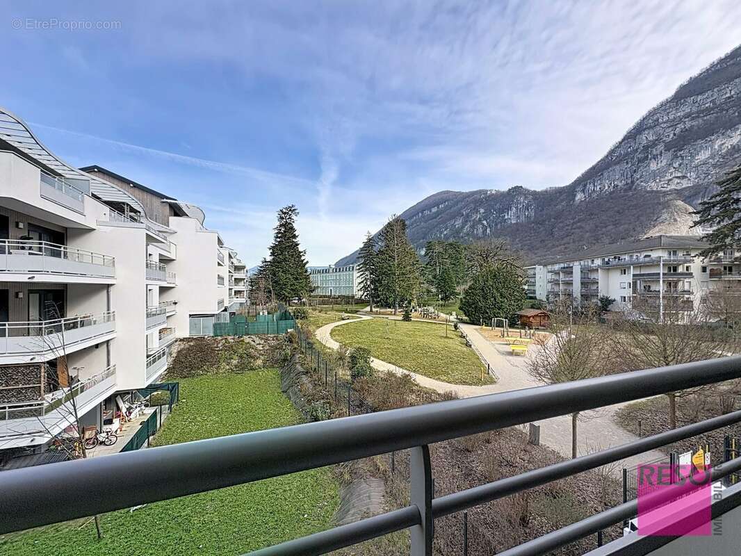 Appartement à ETREMBIERES