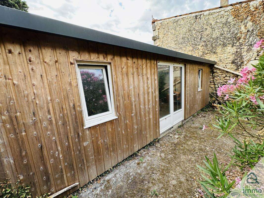 Maison à CHATEAUNEUF-SUR-CHARENTE