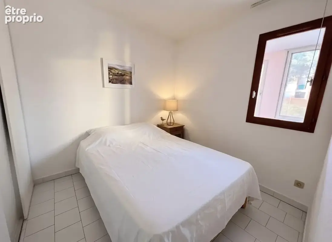 Le cap d’agde – appartement meublé avec vraie cabine fermée à fenêtre  grande loggia fermée modulable 10 m²  vue jardin & piscin - photo 5
