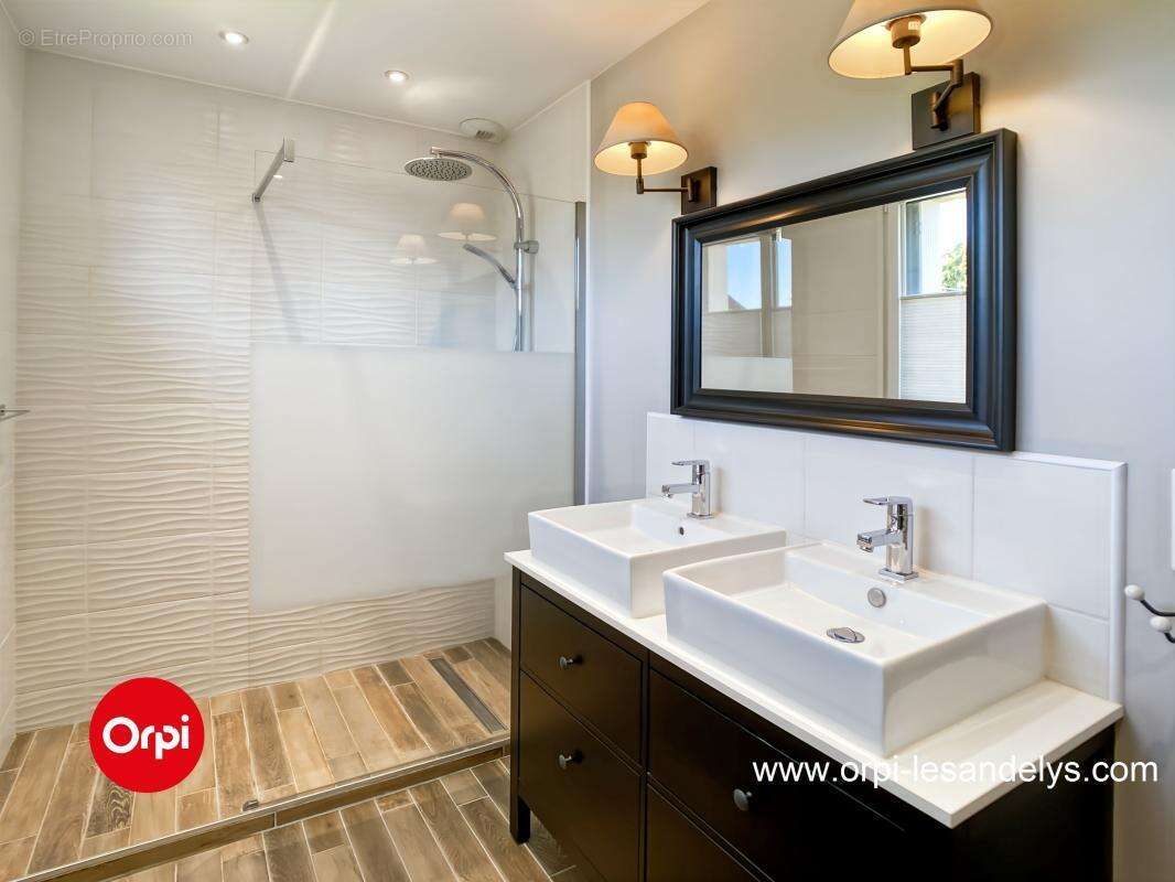 Maison de caractère entièrement rénovée - À Vendre 4 chambres - Bureau - Jardin - photo 21