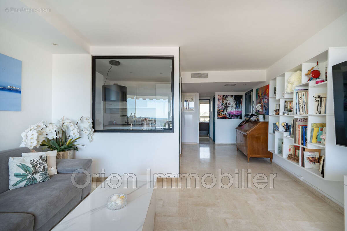 Appartement à MANDELIEU-LA-NAPOULE