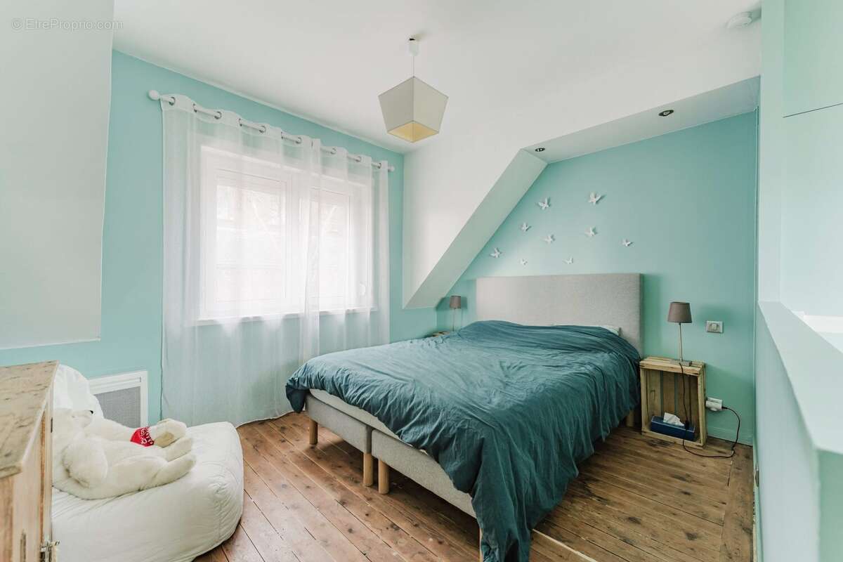 Chambre 2 - Maison à VILLENEUVE-D'ASCQ