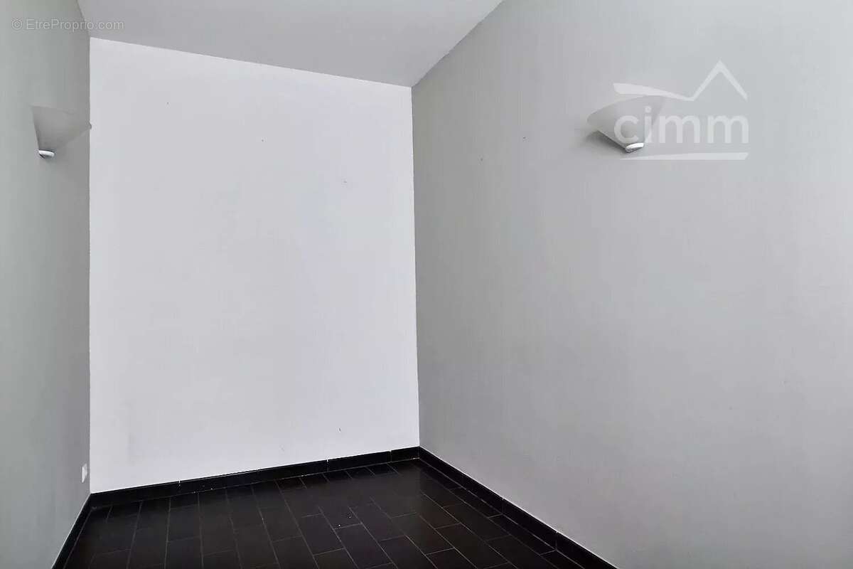 Commerce à BALLAN-MIRE