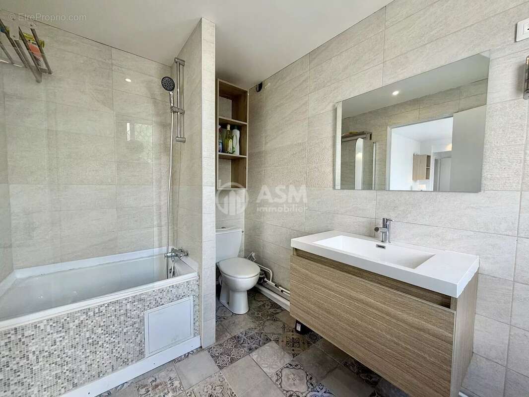 Appartement à COURBEVOIE