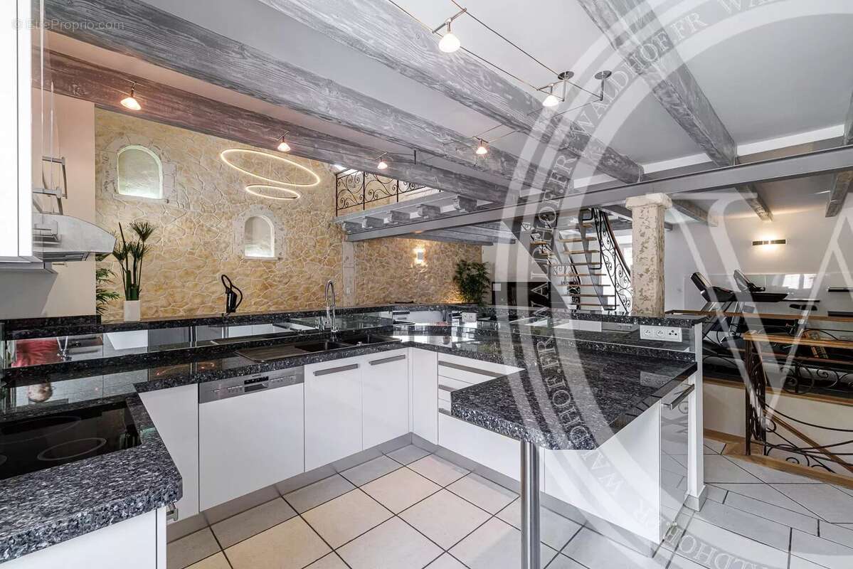 Appartement à LA TURBIE