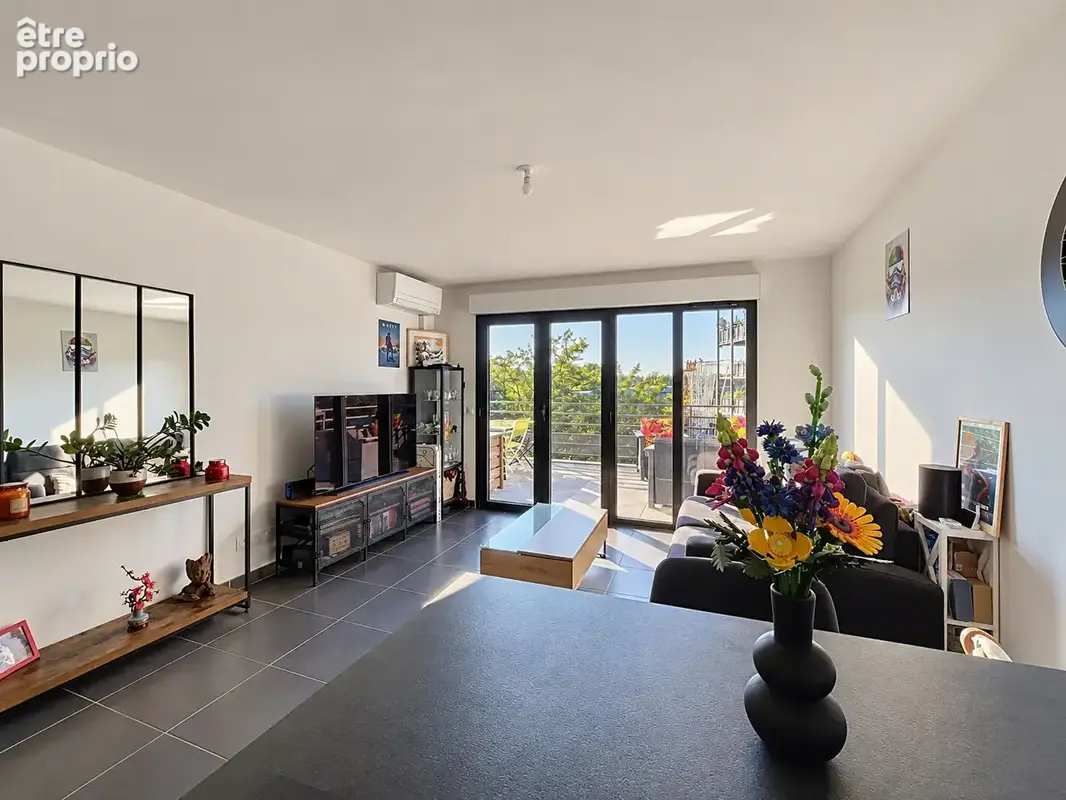 À vendre  superbe t3 de 60 m² avec terrasse de 16 m², box et climatisation - photo 11