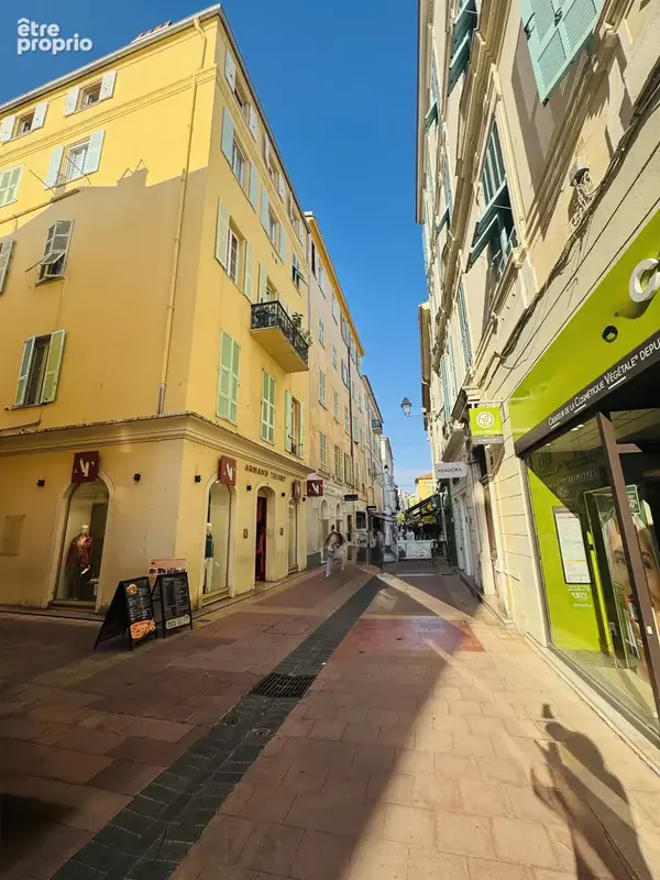 Photo Commerce à Menton au prix de 870 000€