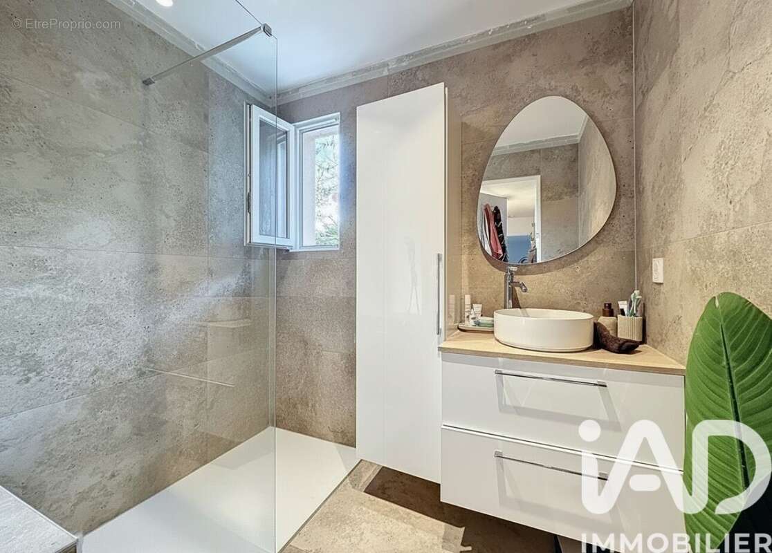 Photo 6 - Appartement à SAINT-LAURENT-DU-VAR