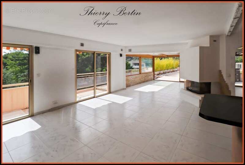 Appartement à MANDELIEU-LA-NAPOULE