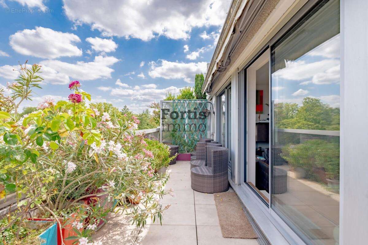 Appartement à PARIS-14E
