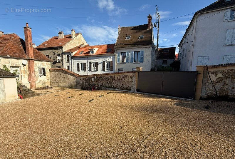 Parking à LA FERTE-SOUS-JOUARRE