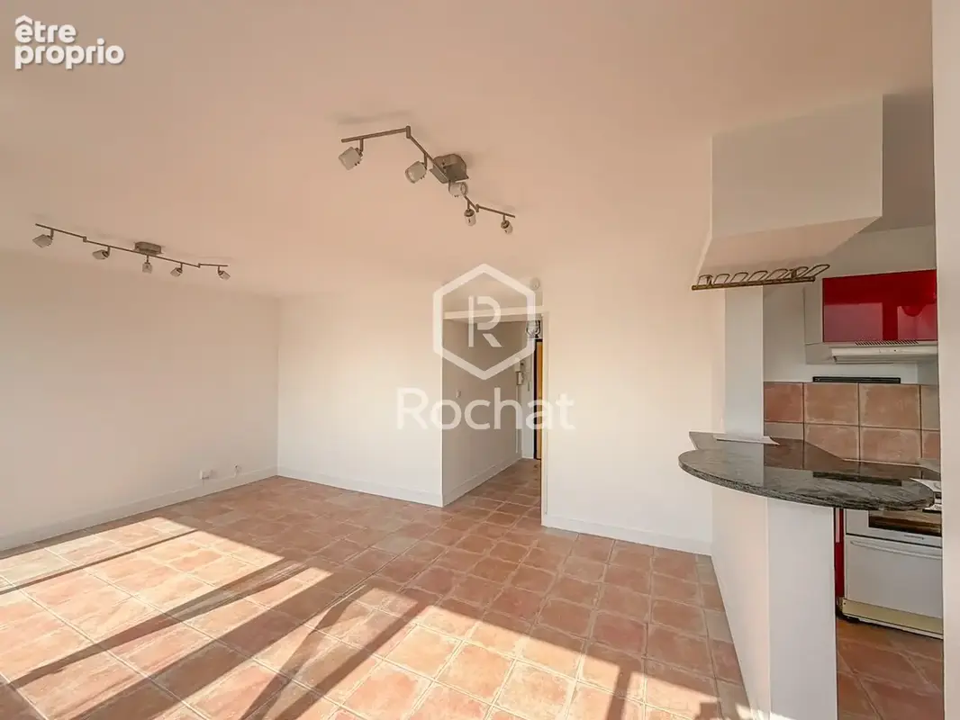 LYON 3   Grand T1 rénové de 40,64 m2 avec balcon, garage fermé et cave inclus - photo 7