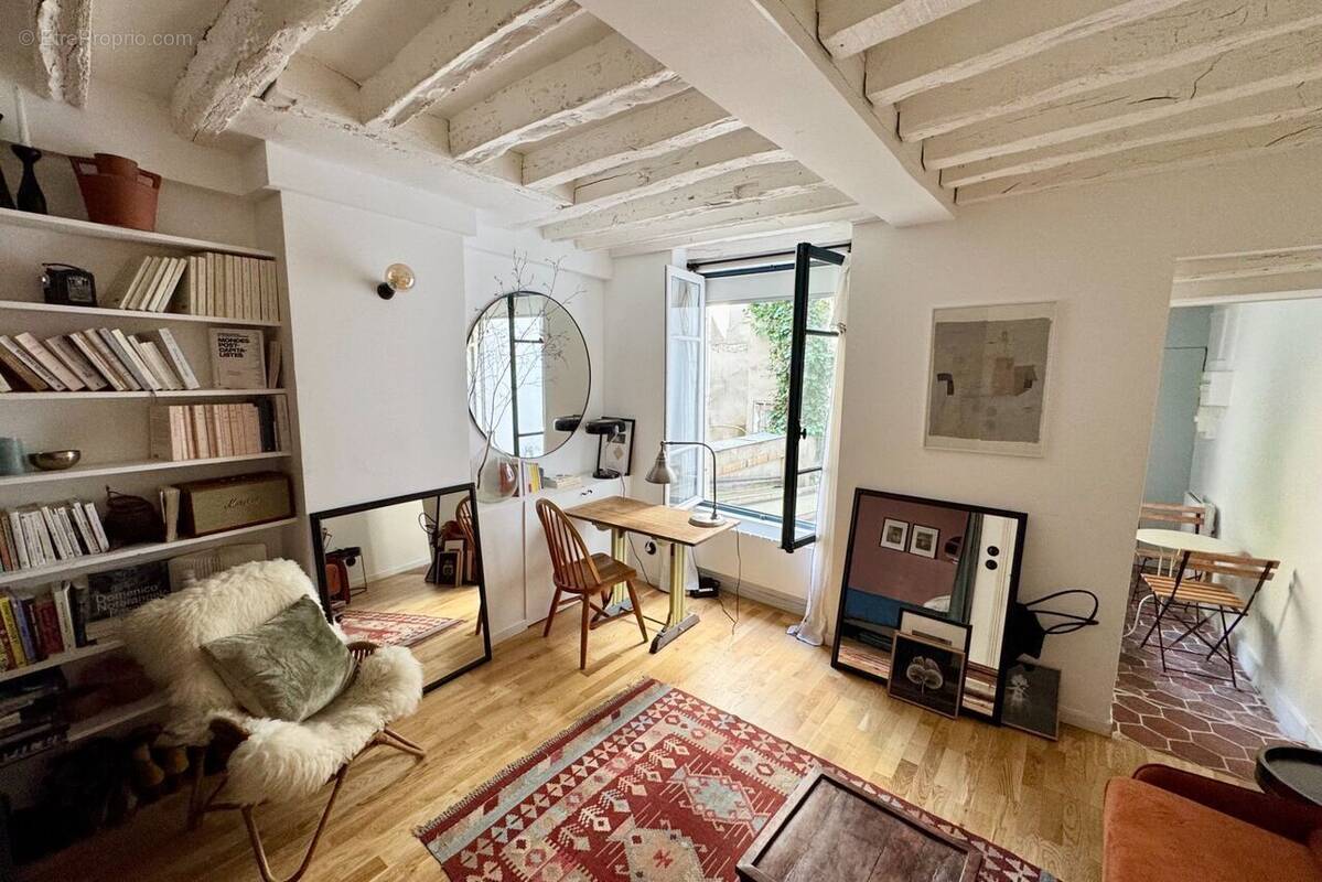 Appartement à PARIS-3E