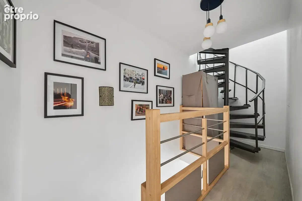 Maison de ville en triplex refaite à neuf, avec cour + parking - photo 12