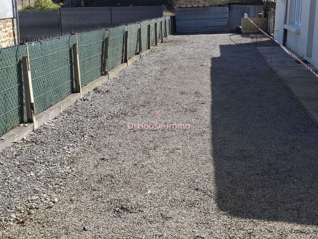 Terrain à JULLOUVILLE