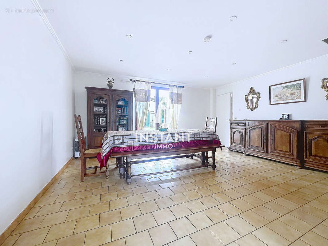 Maison à THIAIS