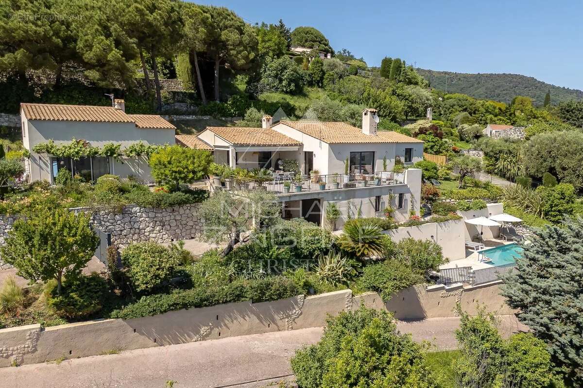 Maison à TOURRETTES-SUR-LOUP