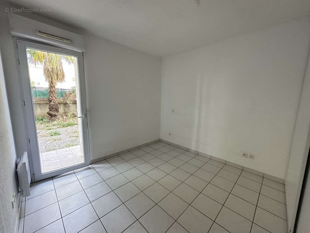 Appartement à SOLLIES-PONT
