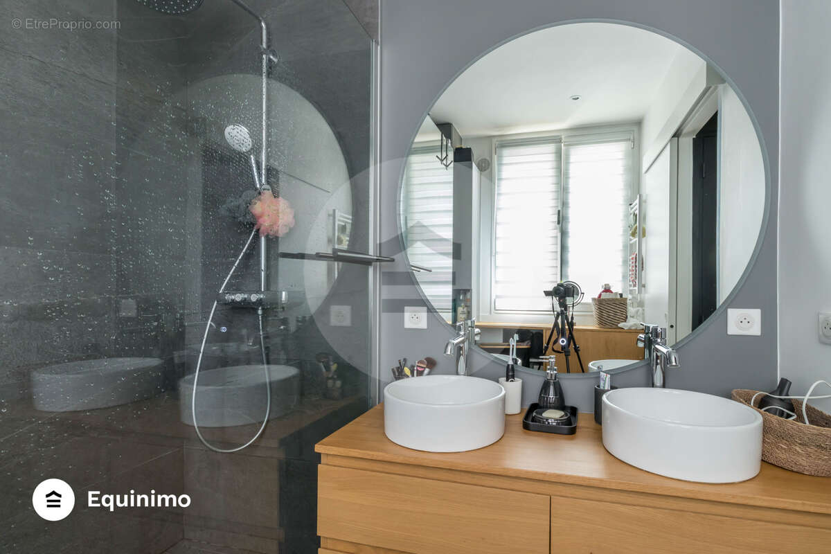 Appartement à PARIS-15E