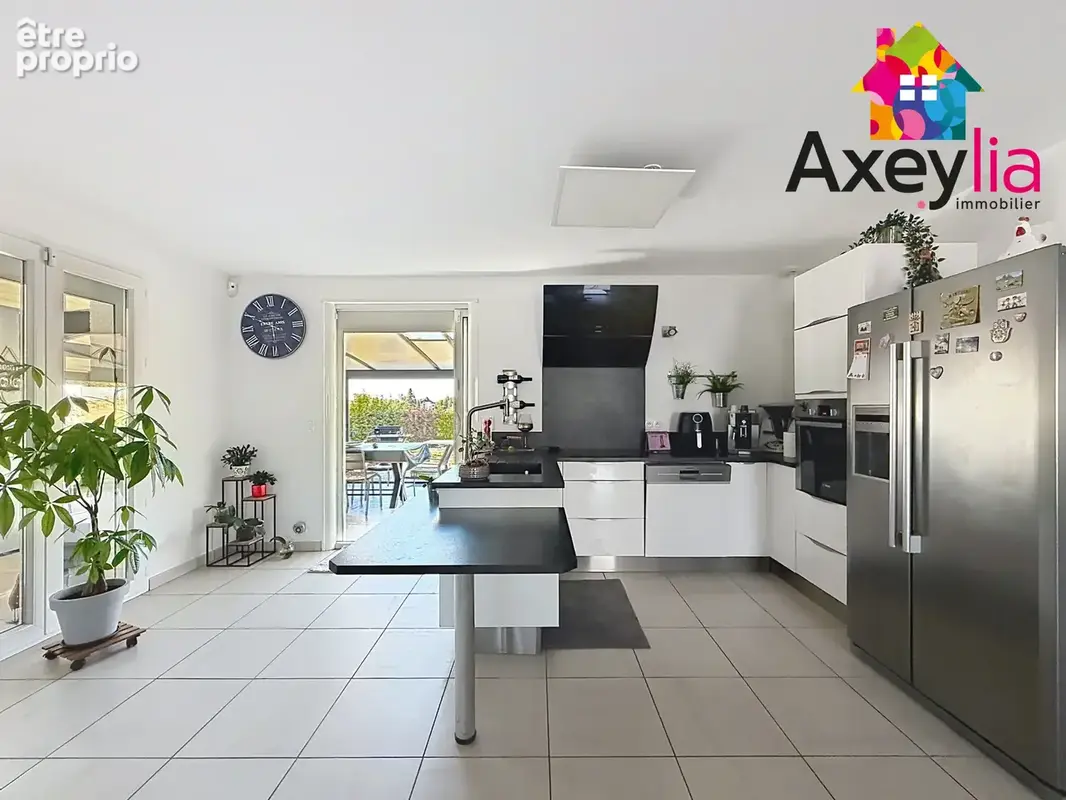 A vendre - belmont-de-la-loire -maison de 2014 de plain-pied avec 3 garages, véranda, - photo 12