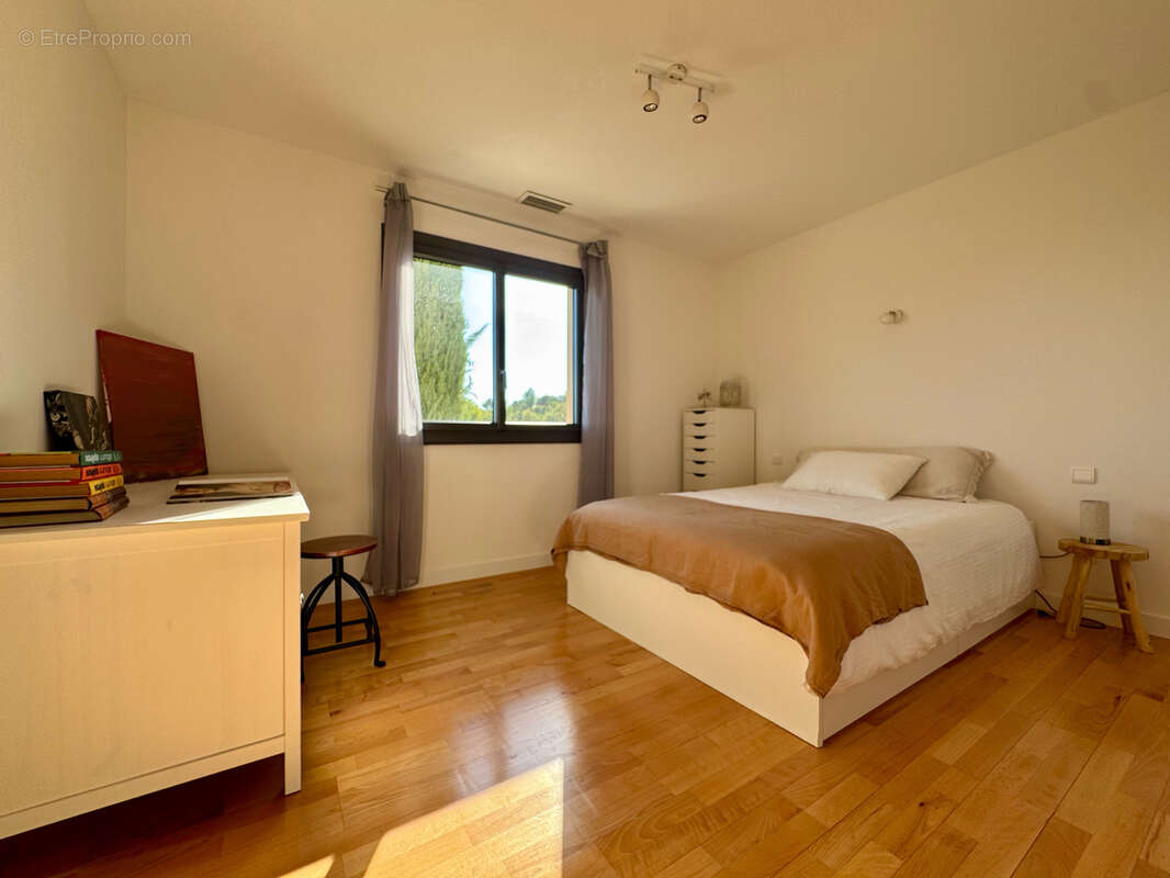 Maison à VAILHAUQUES