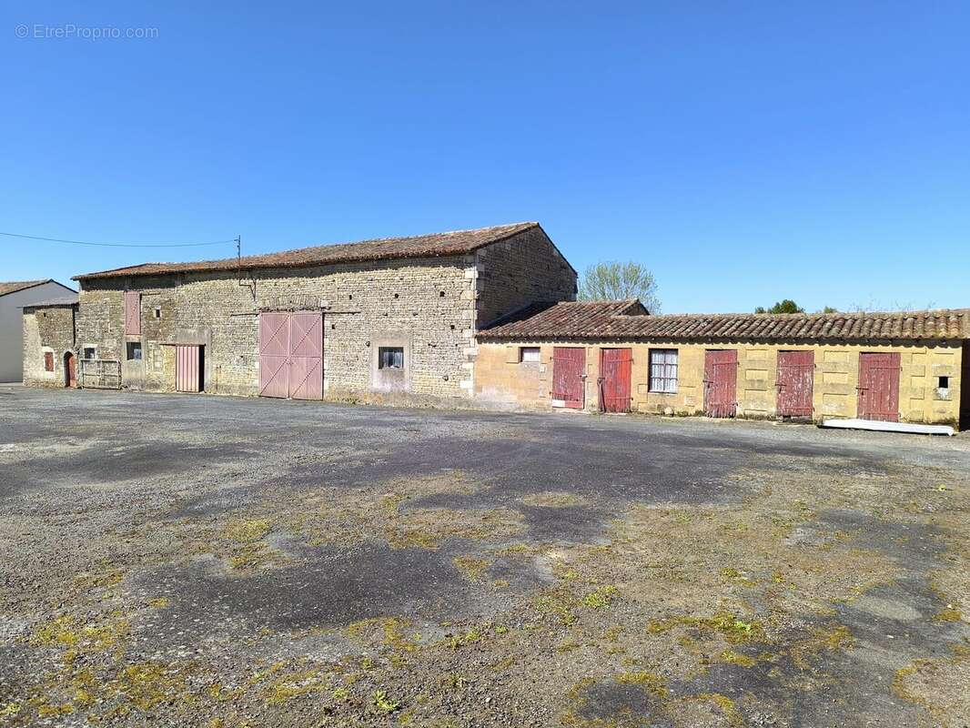 Maison à PAIZAY-NAUDOUIN-EMBOURIE