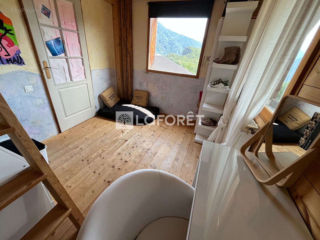 73600 Hautecour Maison T5 de115m², garage, cave, terrasse et jardinet - photo 15