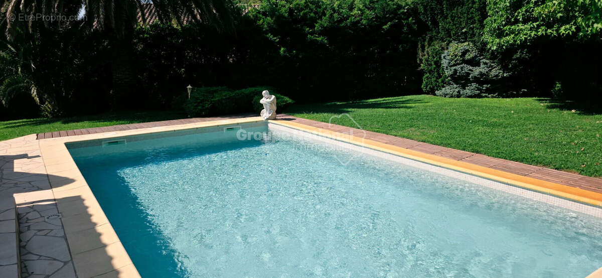 Maison de 151m², piscine, vue et terrain de 1527m² - photo 14
