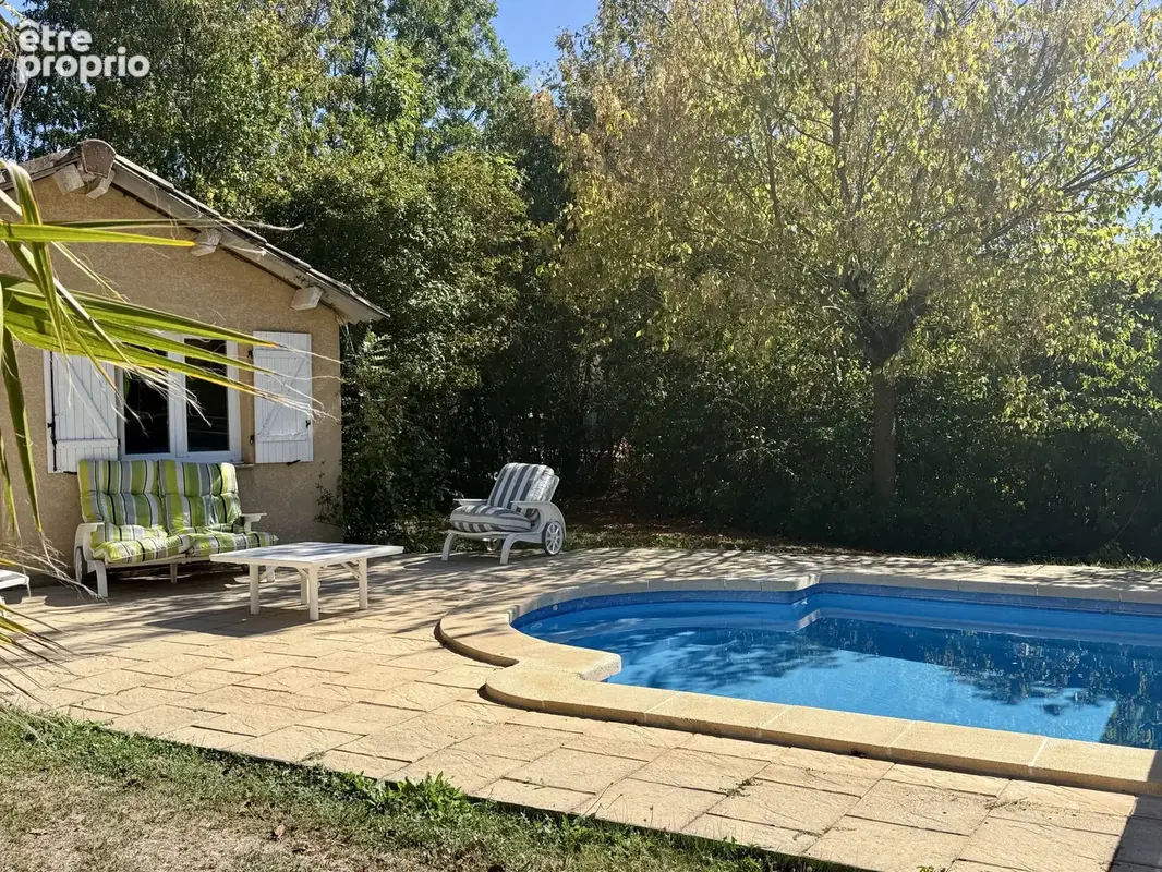 Belle propriété moderne avec terrain et piscine - photo 14
