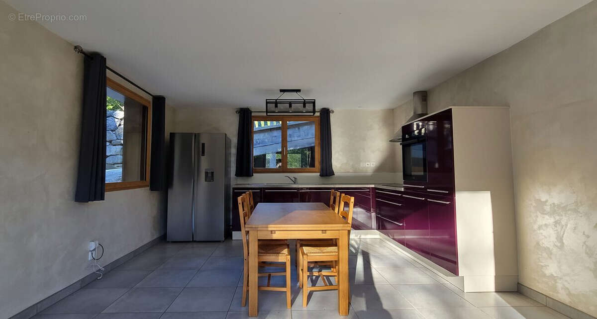 Maison à SERRAVAL